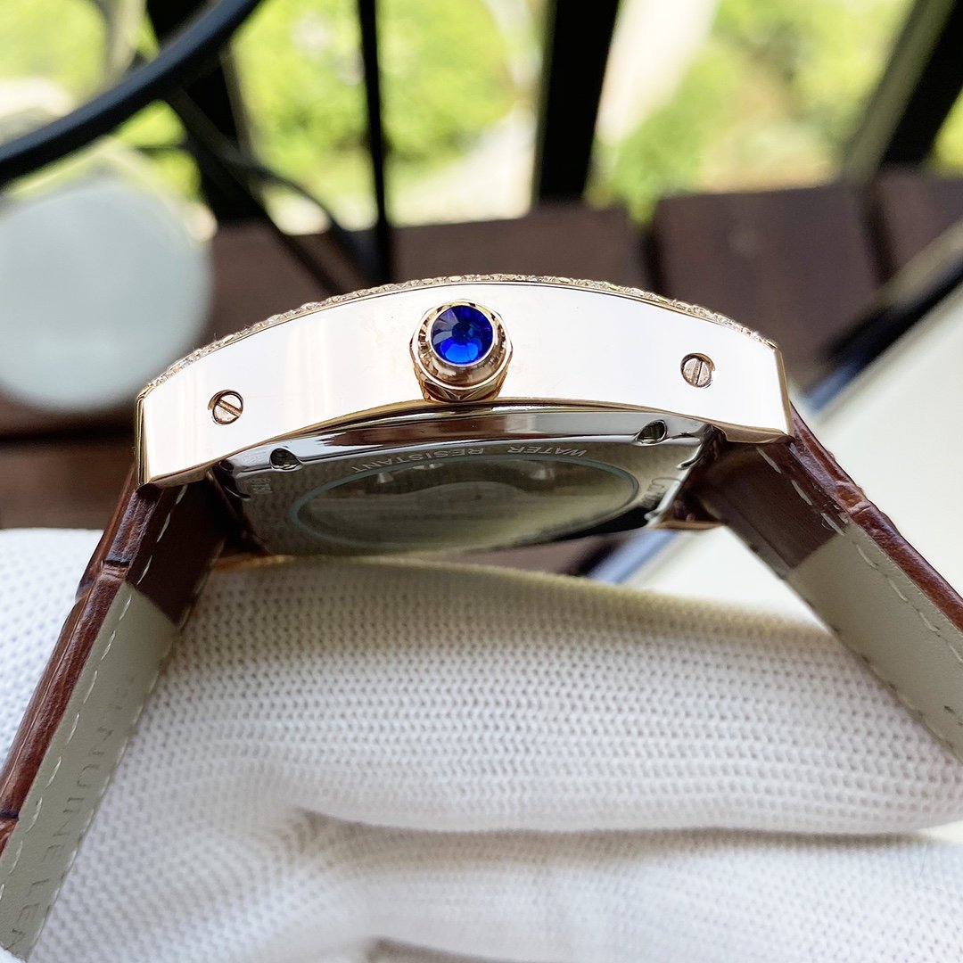 CARTIER TORTUE 40MM DIAMOND BEZEL LEATHER STRAP
