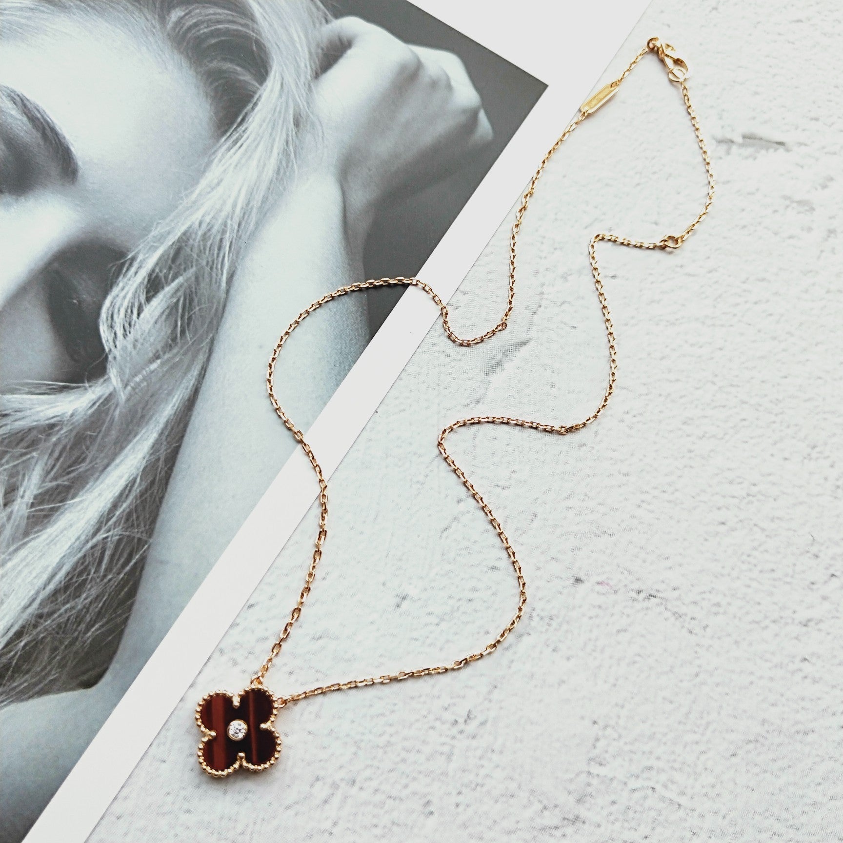 Van Cleef & Arpels CLOVER GOLD CARNELIAN CLOVER NECKLACE