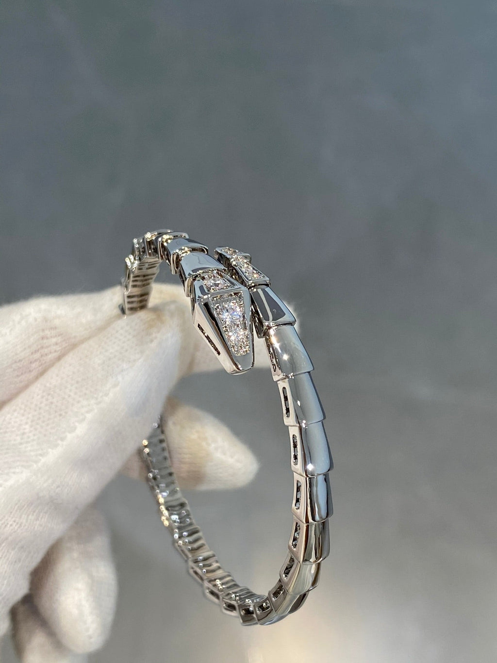 Bvlgari SERPENTI BRACELET DIAMONDS SILVER