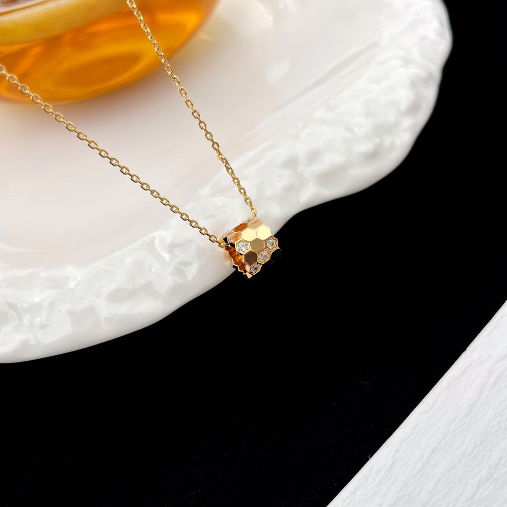 CHAUMET BEE MINI PEDANT DIAMOND NECKLACE
