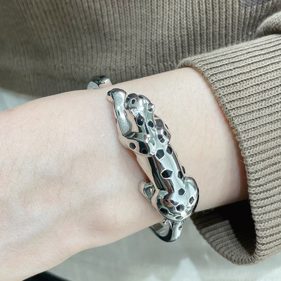 CARTIER PANTHERE SILVER ONYX OPEN BRACELET