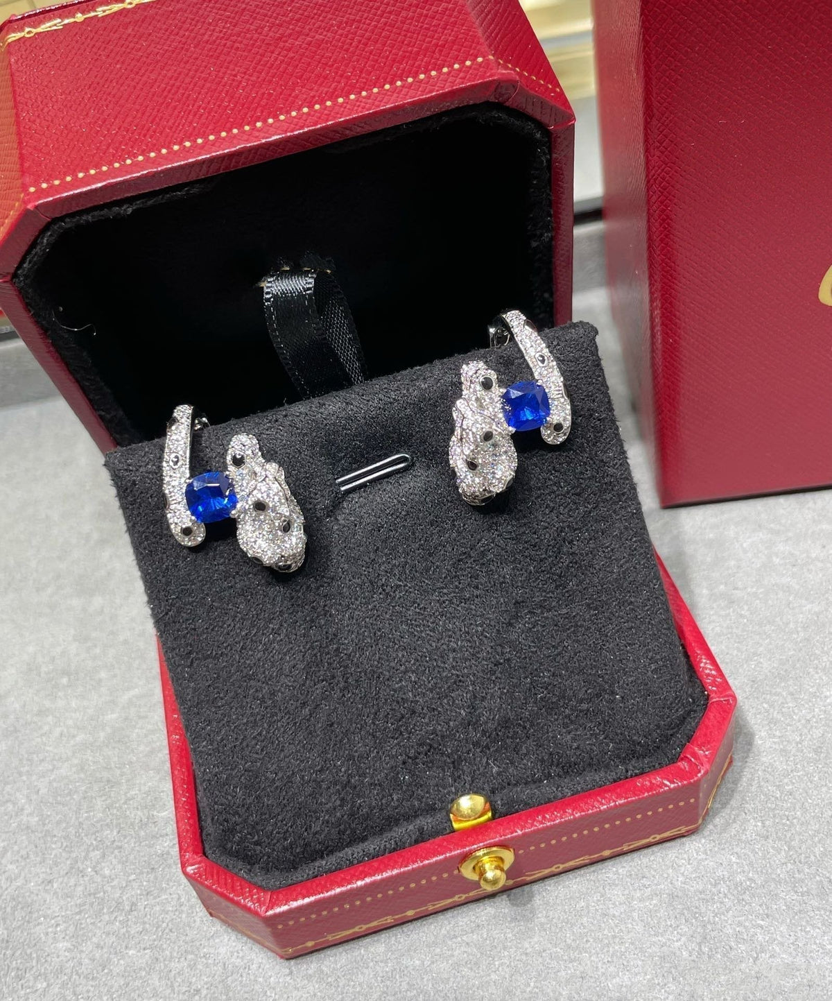 CARTIER PANTHERE DE CARTI BLUE DIAMOND EARRINGS
