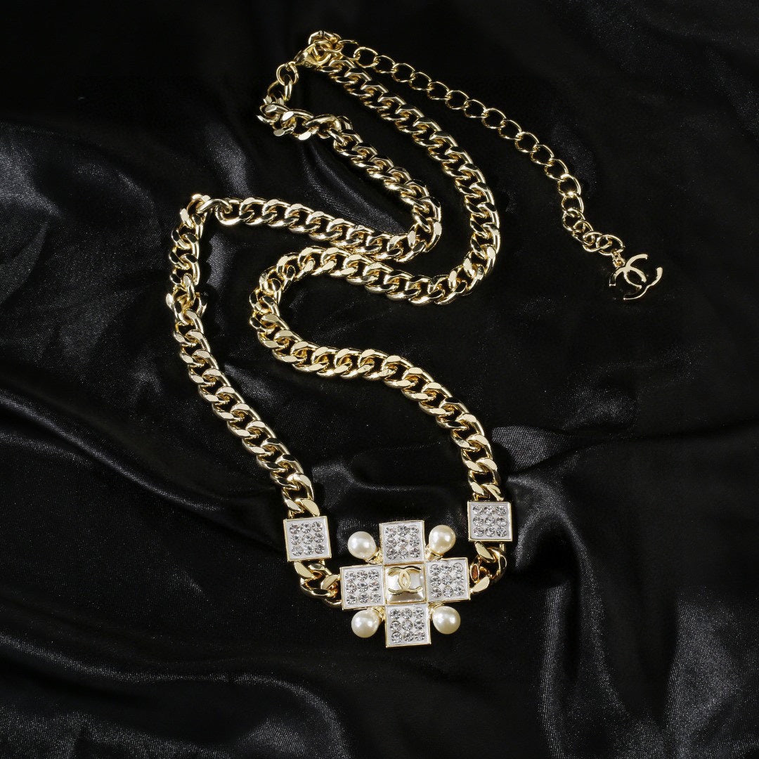 CHANEL 25S CHAIN BELT IN GOLD METAL 614478
