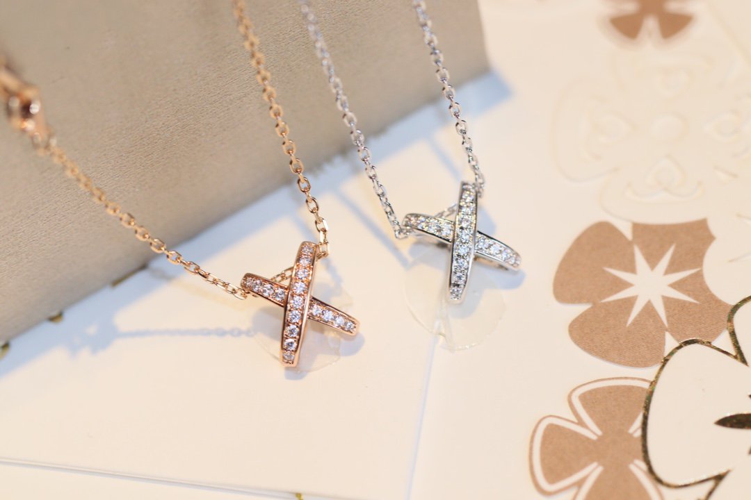 CHAUMET JEUX DE DIAMOND NECKLACE