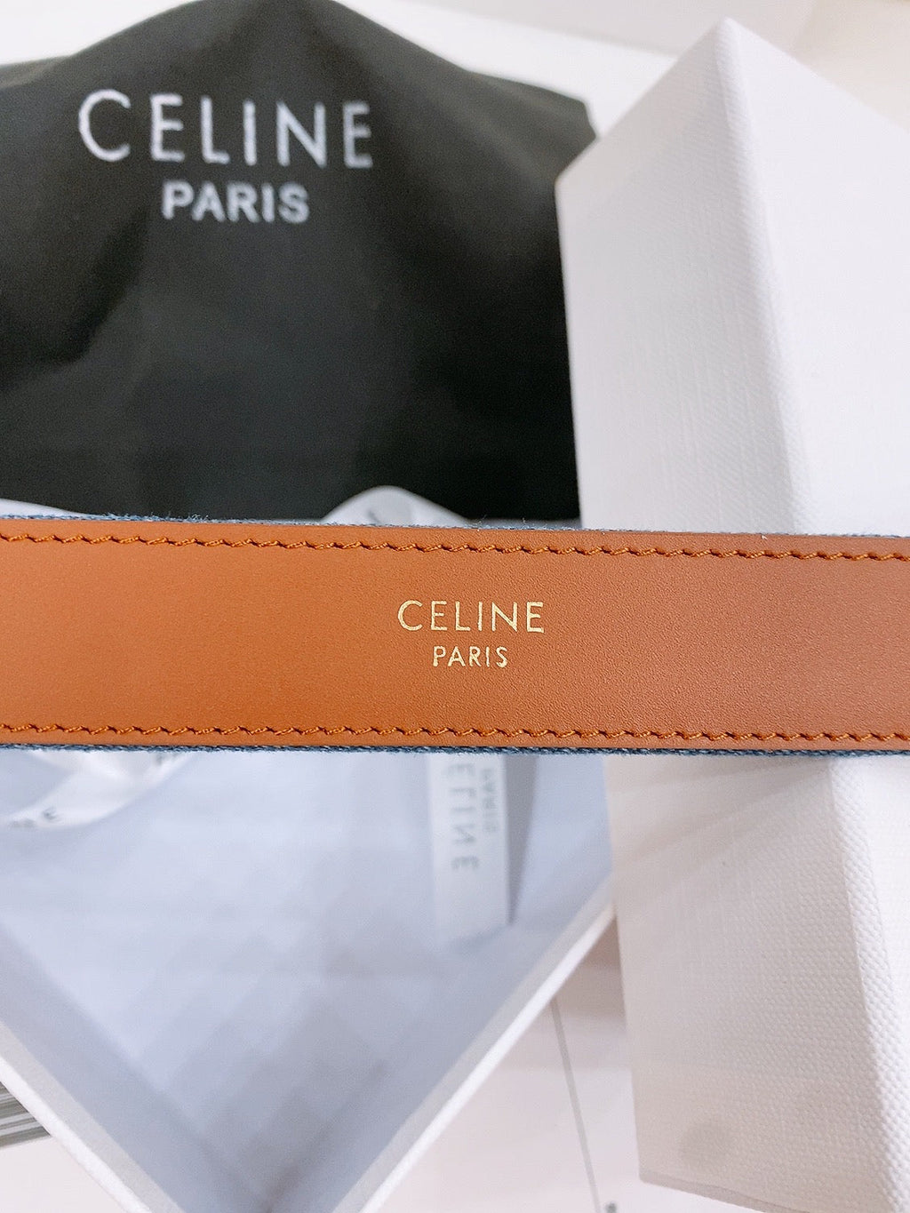 CELINE 25S BELT TRIOMPHE TAURILLON 25MM IN BROWN CALFSKIN AND DENIM 558352