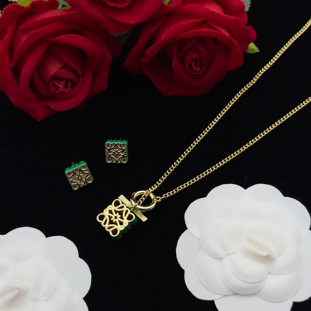 LOEWE ANAGRAM GREEN GOLD NECKLACE